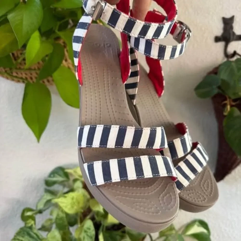 Crocs Leigh II Striped Wedge Sandals Size 10